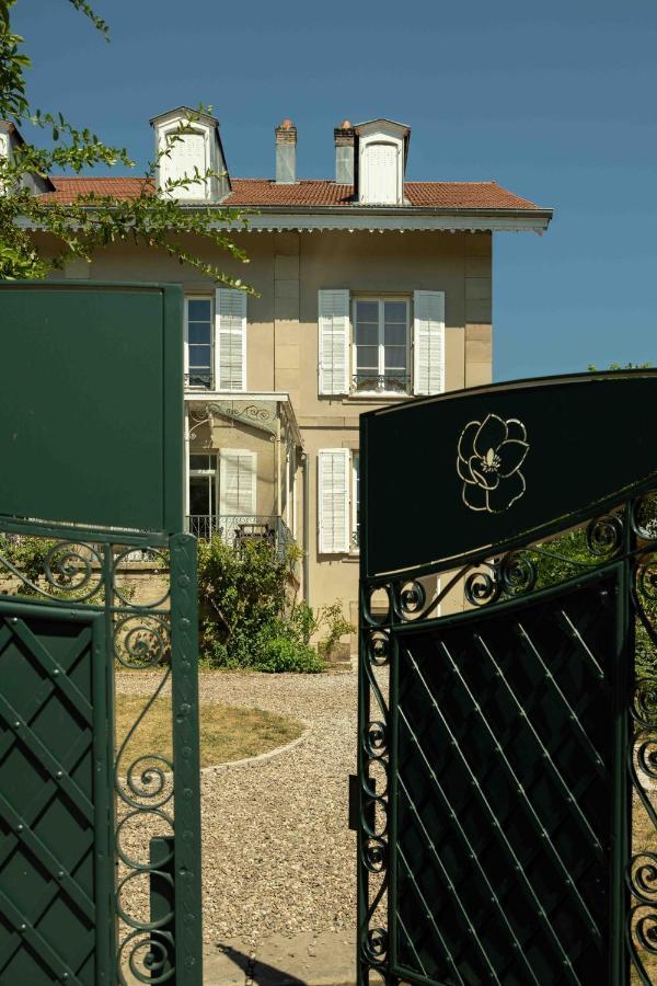 モンベリアル Le Parc Du Magnolia Bed & Breakfast エクステリア 写真