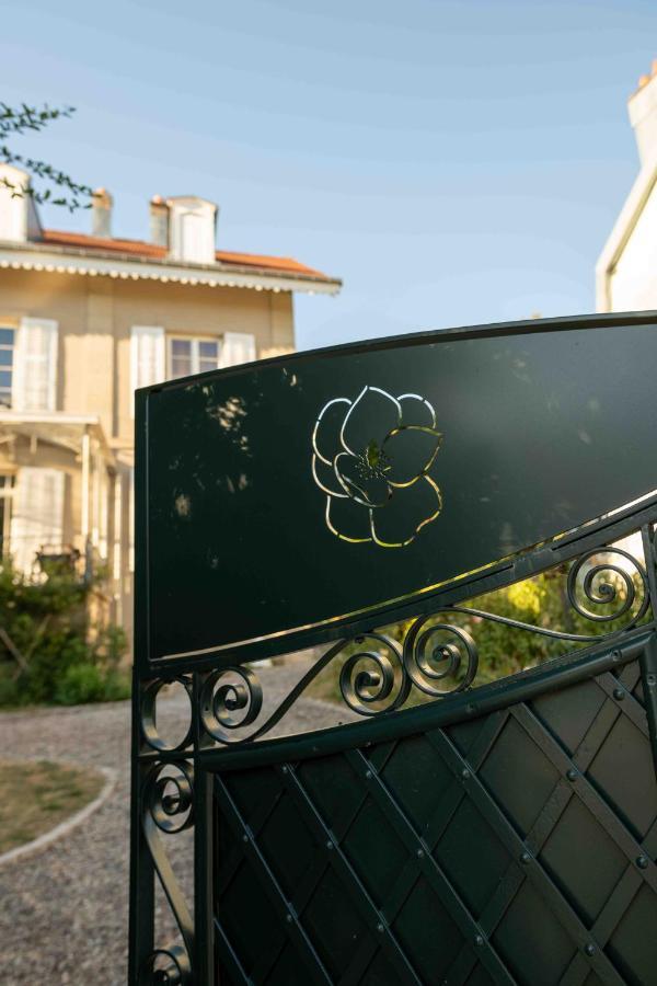 モンベリアル Le Parc Du Magnolia Bed & Breakfast エクステリア 写真